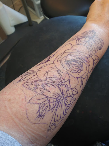 Tattoo Shop «Screamin Demon Tattoo», reviews and photos, 10509 Lincoln Trail # A, Fairview Heights, IL 62208, USA