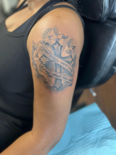 Tattoo Shop «Unique Ink Tattoo Studio», reviews and photos, 60 Powder Springs St, Marietta, GA 30064, USA