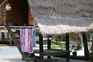 Panji Sari Woman,s Group Weaving Village image