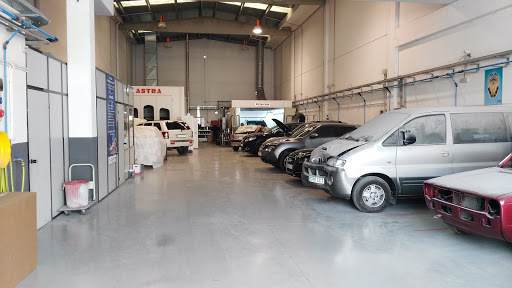 PLANCHA Y PINTURA RAFAEL GASCÓN, S.L. en Corró d'Avall, Barcelona