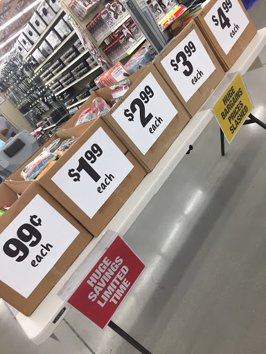 Hardware Store «Harbor Freight Tools», reviews and photos, 10765 Magnolia Ave #100, Riverside, CA 92505, USA