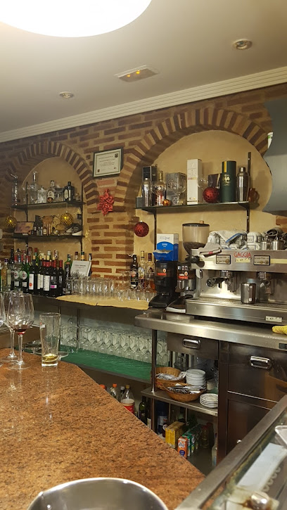 Bar- Restaurante Ideal - Pl. Prta del Sol, 2, 34200 Venta de Baños, Palencia, Spain