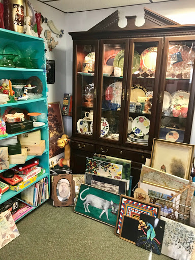 Boutique «Everchanging Seasons Consignment Boutique», reviews and photos, 710 Forest Ave, Portland, ME 04103, USA