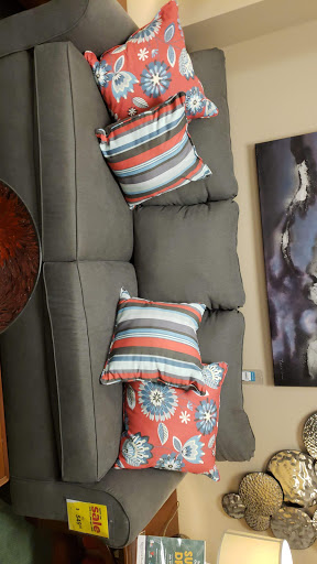 Furniture Store «Raymour & Flanigan Furniture and Mattress Store», reviews and photos, 14 Candlewood Lake Rd, Brookfield, CT 06804, USA