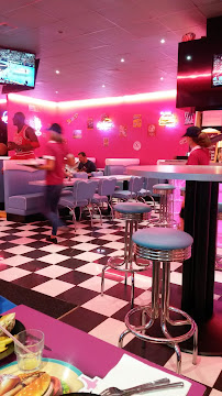 Atmosphère du Restaurant américain Twist Diner Café à Saint-Jean-de-Monts - n°20