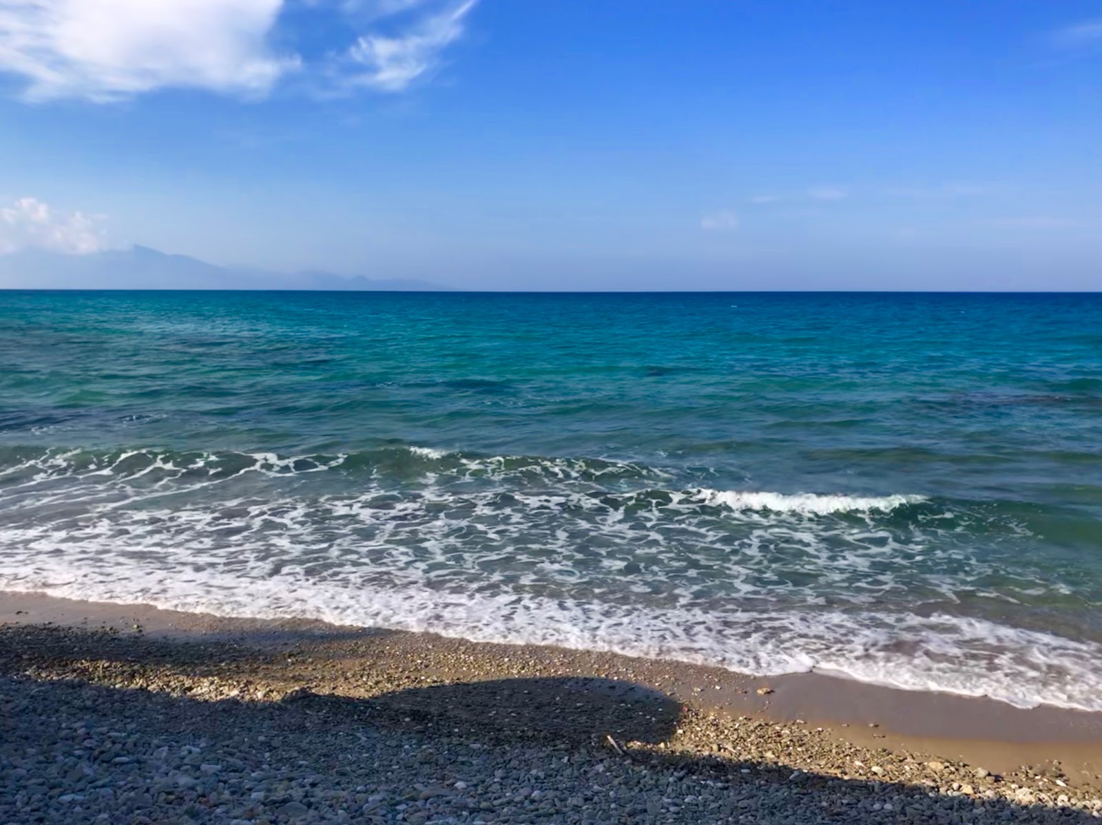 Belussi beach II的照片 带有碧绿色纯水表面