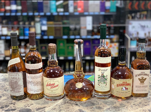 Liquor Store «Arcadia Foremost Liquors», reviews and photos, 3301 W North Ave, Chicago, IL 60647, USA