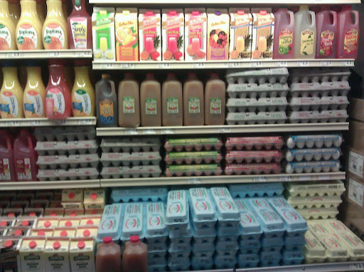 Grocery Store «Chestnut Grocery», reviews and photos, 700 Myrtle Ave, Brooklyn, NY 11205, USA