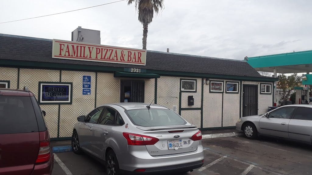 Family Pizza & Cocktail Lounge 95307
