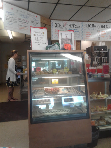 Bakery «Beach Donut Shop», reviews and photos, 344 E Main St, Clinton, CT 06413, USA