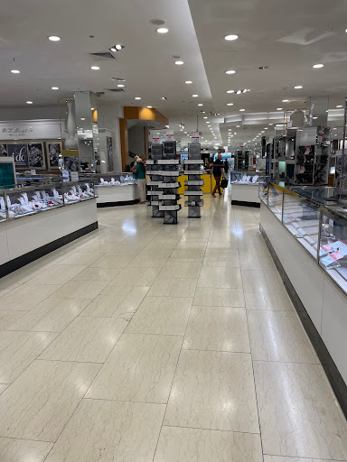 Department Store «Macys», reviews and photos