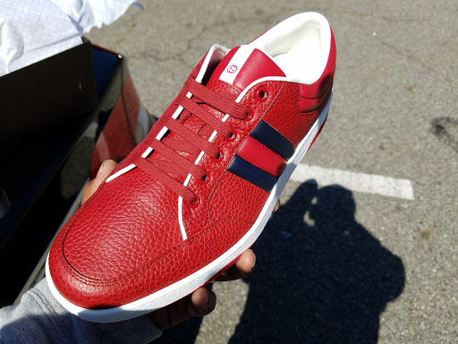 Boutique «Gucci Outlet», reviews and photos, 50 Hartz Way, Secaucus, NJ 07094, USA