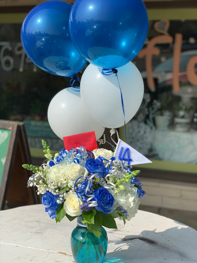 Florist «Country Cousins Flower shop», reviews and photos, 841 E Whittier Blvd, La Habra, CA 90631, USA