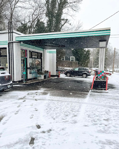 Beauty Salon «Atomic House of Hair», reviews and photos, 2201 Grinstead Dr, Louisville, KY 40204, USA