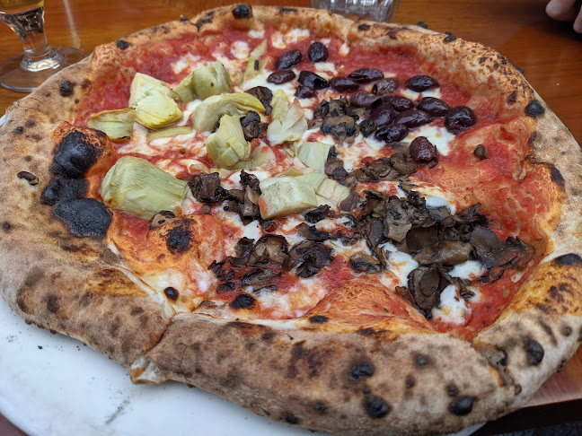 Cecconi's Pizza Bar - Restaurant