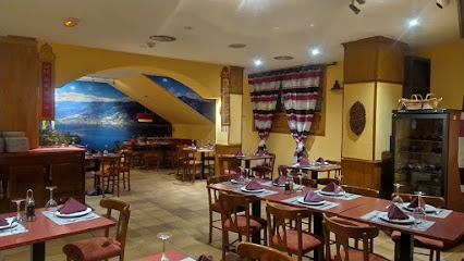 Restaurante Sagarmatha - C. San Agustín, 2, 28231 Las Rozas de Madrid, Madrid, Spain