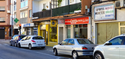 Pastelería Y Panadería Candeli