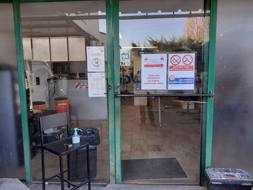 Photo 1 - POINT NOIR AUTO