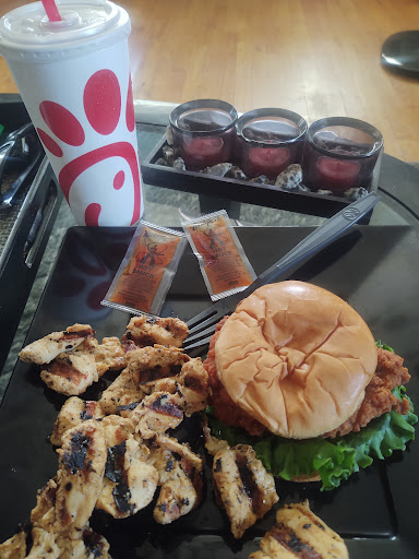 Fast Food Restaurant «Chick-fil-A», reviews and photos, 1700 E Colorado Blvd, Pasadena, CA 91106, USA