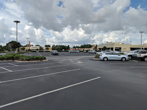 Shopping Mall «Lake Village Shopping MallKitchengaets», reviews and photos, 10601 US-441, Leesburg, FL 34788, USA