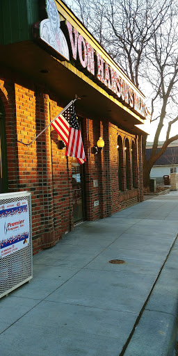 Von Hansons Meats, 108 E 3rd St, Chaska, MN 55318, USA, 