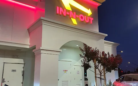 In-N-Out Burger image