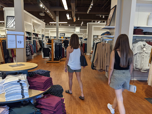 Clothing Store «Banana Republic», reviews and photos, 8200 Vineland Ave, Orlando, FL 32821, USA