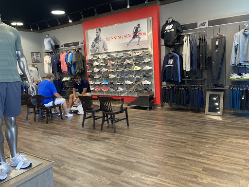 Shoe Store «New Balance Arlington», reviews and photos, 3751 Matlock Rd #101, Arlington, TX 76015, USA