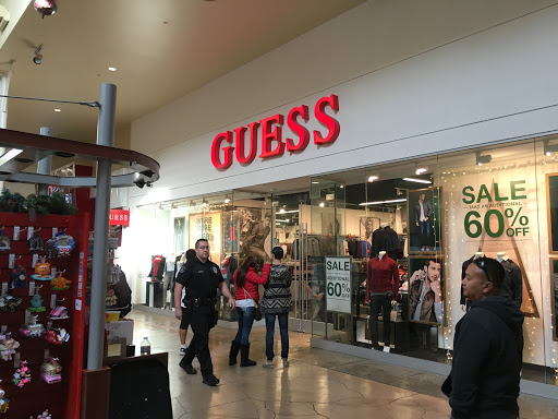 GUESS Factory Accessories