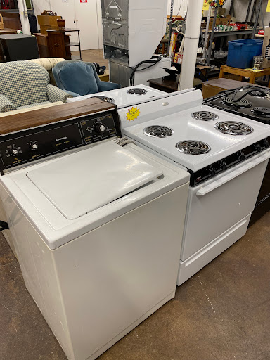 Thrift Store «Peninsula Rescue Mission Thrift Store», reviews and photos, 6200 Jefferson Ave, Newport News, VA 23605, USA