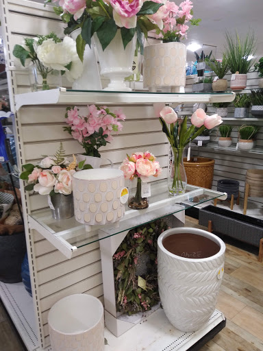 Department Store «HomeGoods», reviews and photos, 1945 W Lumsden Rd, Brandon, FL 33511, USA