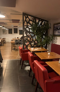 Atmosphère du Restaurant français La Guinguette à Le Plessis-Robinson - n°6