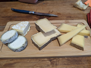 Photo n°14 de Le Comptoir Saint Andre - Cave à vin - Fromagerie - Restaurant - Traiteur à Bordeaux ()