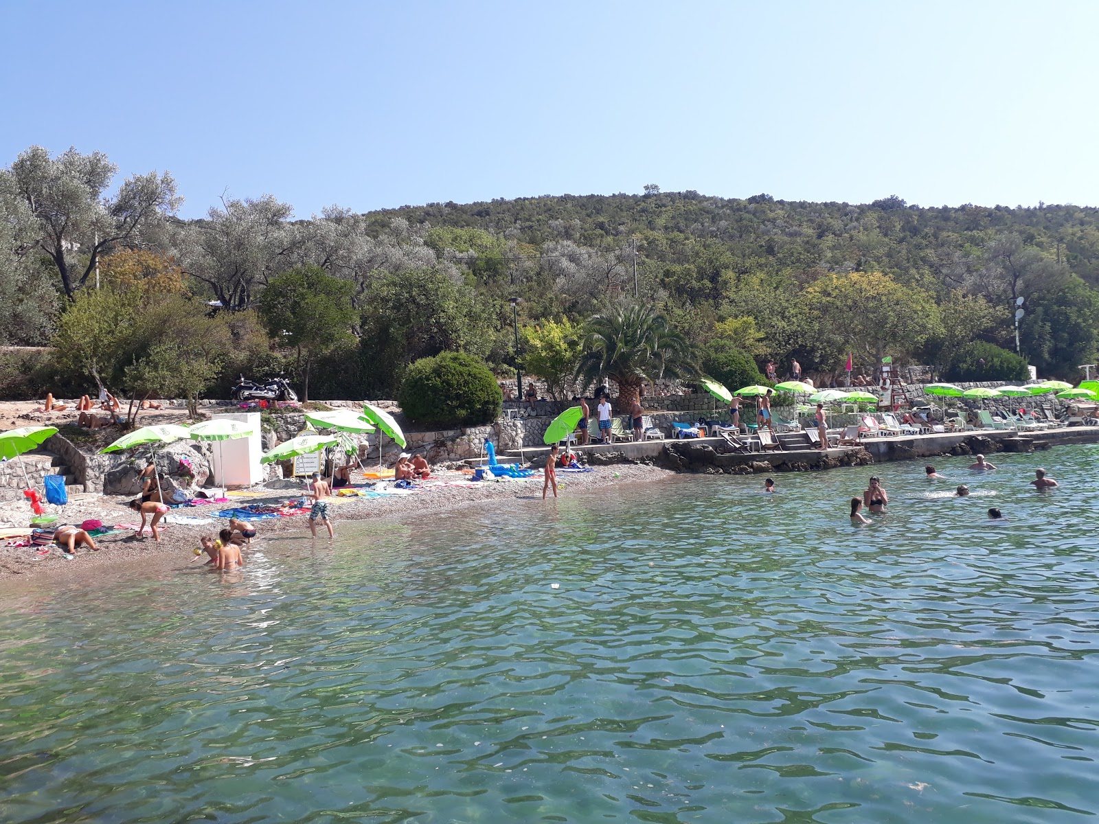 Photo de Mirishta beach avec un niveau de propreté de partiellement propre