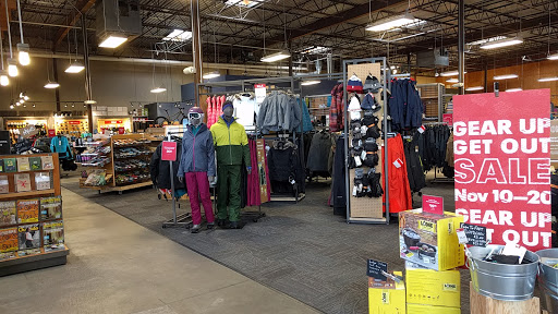 Camping Store «REI», reviews and photos, 766 E Big Beaver Rd, Troy, MI 48083, USA