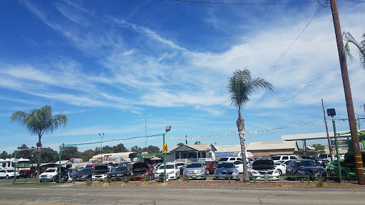 Saturn dealer Visalia