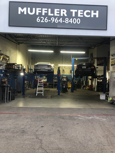 Muffler Technician image