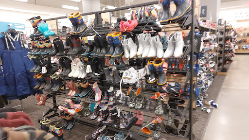 Department Store «Nordstrom Rack West Farm Shopping Center», reviews and photos, 1600 SE Rd, Farmington, CT 06032, USA