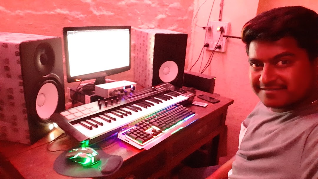 SRM MUSIC WORKSTATIONS