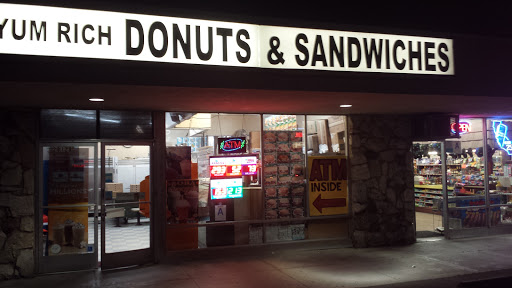 Donut Shop «Yum-Rich Donut Shop», reviews and photos, 20129 Vanowen St, Canoga Park, CA 91306, USA