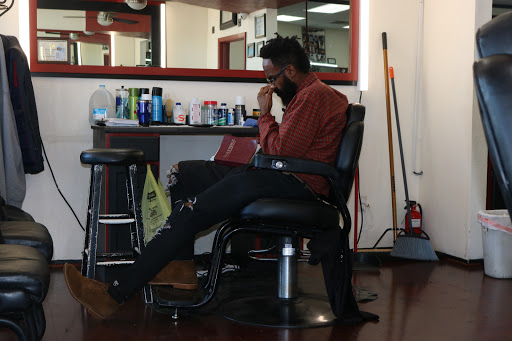 Barber Shop «Bladez Barber Shop», reviews and photos, 1100 Bridgewood Dr, Fort Worth, TX 76112, USA