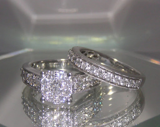 Jewelry Repair Service «Rizzo Jewelers of Cocoa Beach», reviews and photos, 5360 N Atlantic Ave Suite D, Cocoa Beach, FL 32931, USA