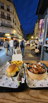 Plats et boissons du Restaurant de hamburgers Black & White Burger Châtelet à Paris - n°3