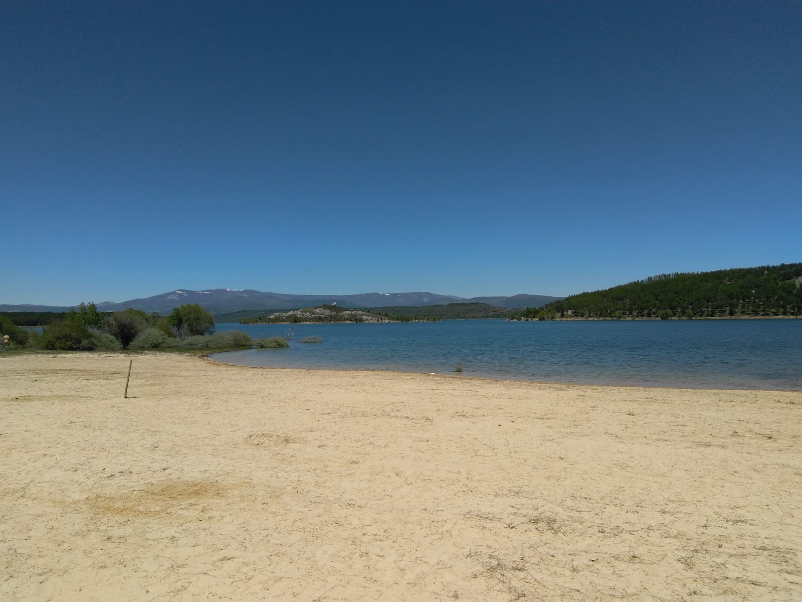Foto von Embalse de Aguilar Playa befindet sich in natürlicher umgebung