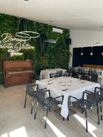 Atmosphère du Restaurant Domaine Sainte Victoire à Fuveau - n°10