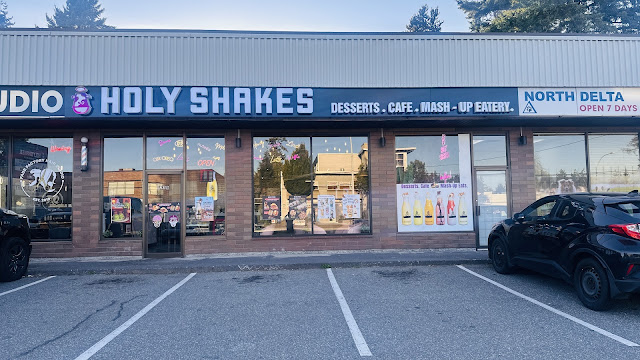 Holy Shakes Desserts, Cafe & Eatery Delta