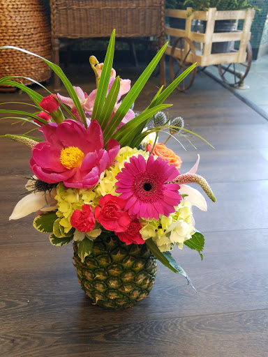 Florist «Country Village Florist and Gifts, Inc.», reviews and photos, 212 E Main St, East Islip, NY 11730, USA