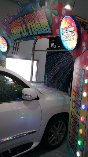 Car Detailing Service «Wheaton Car Wash & Detail», reviews and photos, 1520 E Roosevelt Rd, Wheaton, IL 60187, USA
