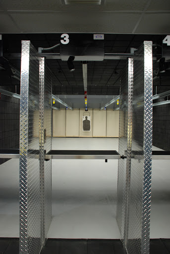 Jewelry Store «Universal Jewelry Pawn & Gun Range», reviews and photos, 990 W Brandon Blvd, Brandon, FL 33510, USA