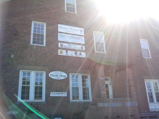 Thrift Store «Stafford Thrift Shop», reviews and photos, 2 River Rd # 101, Stafford Springs, CT 06076, USA